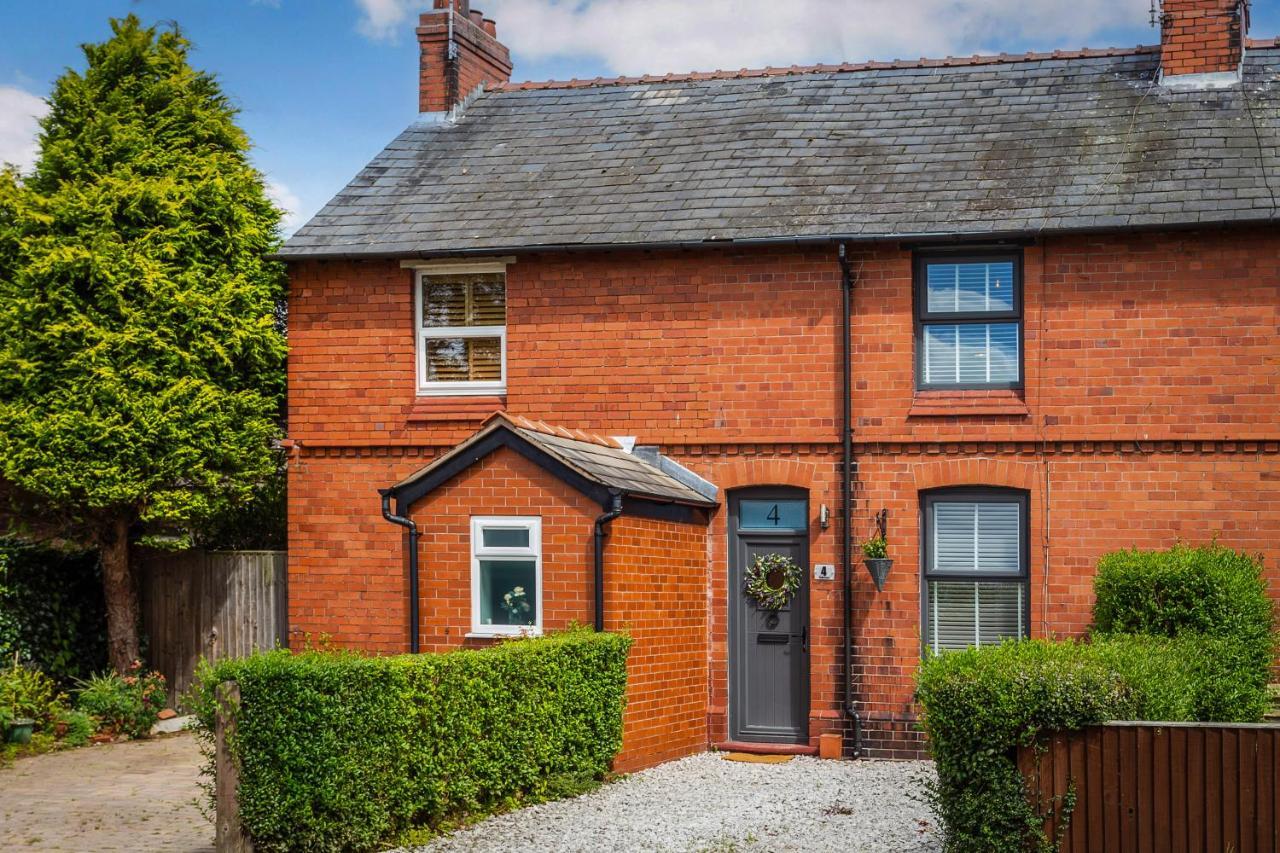 Stylish Romantic Country Escape Near Chester Christleton Exterior photo