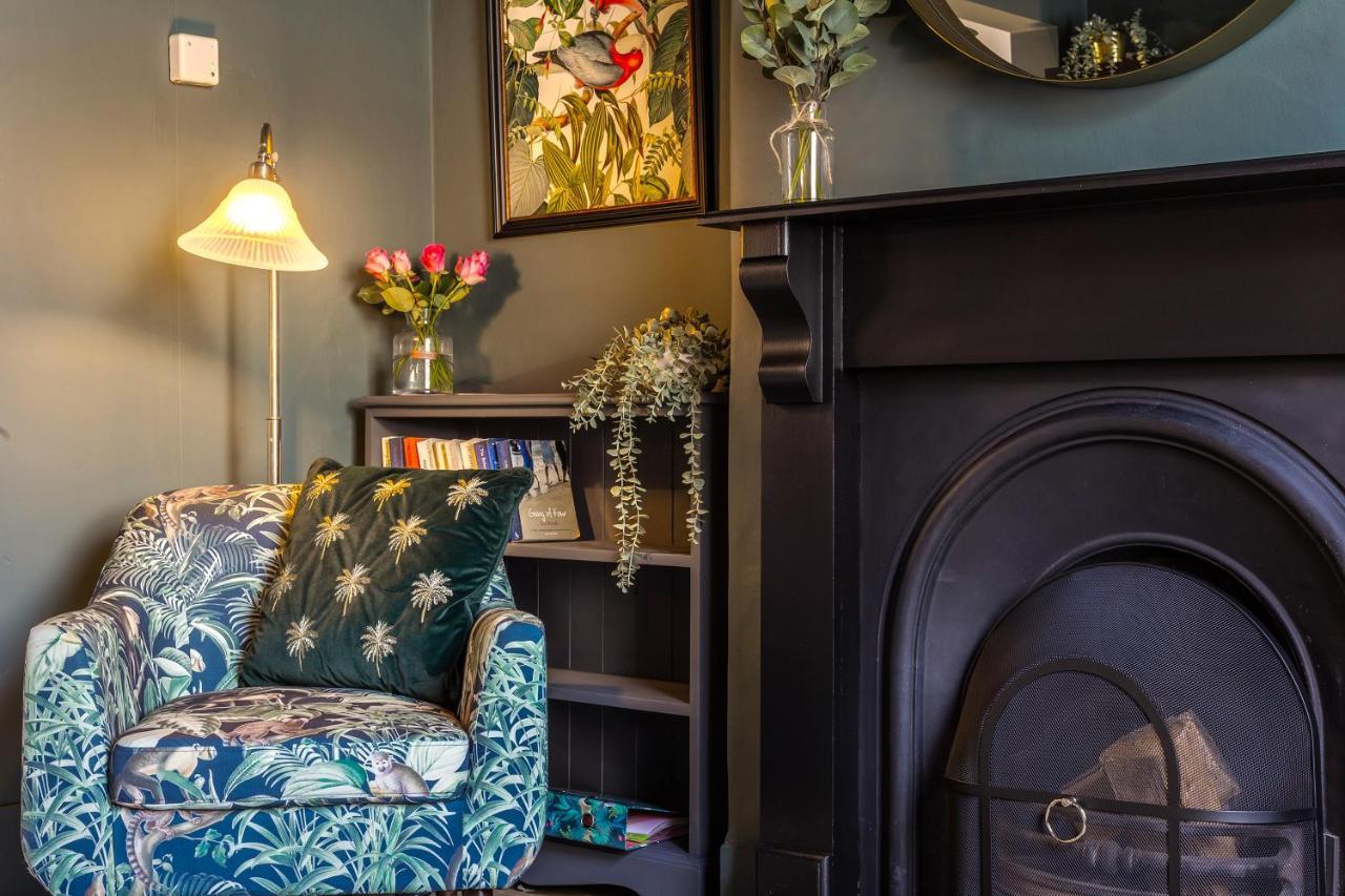 Stylish Romantic Country Escape Near Chester Christleton Exterior photo